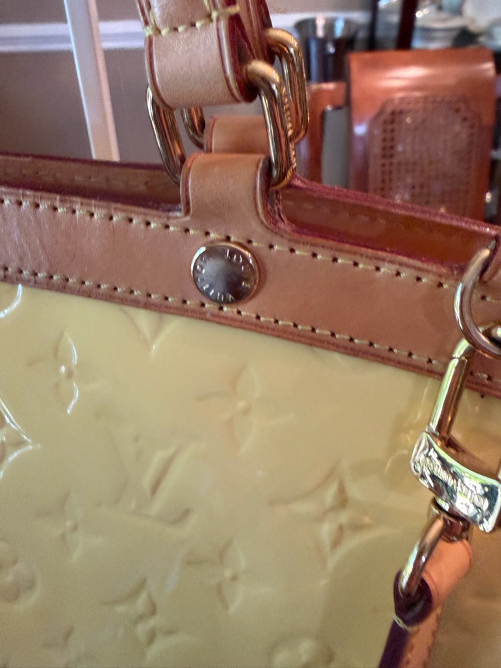 Louis Louis Vuitton Vert Impression Monogram Vernis Brea MM Bag - Picture 6 of 14
